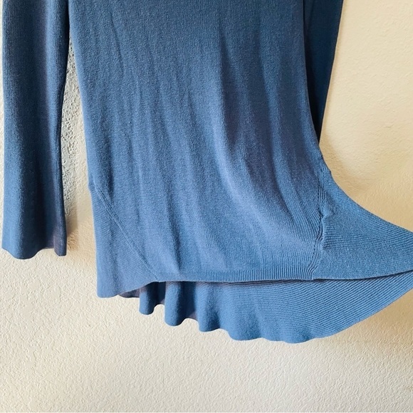 Loft woman's blue long sleeve knit top size S flared feminine hem stretchy - Picture 3 of 10